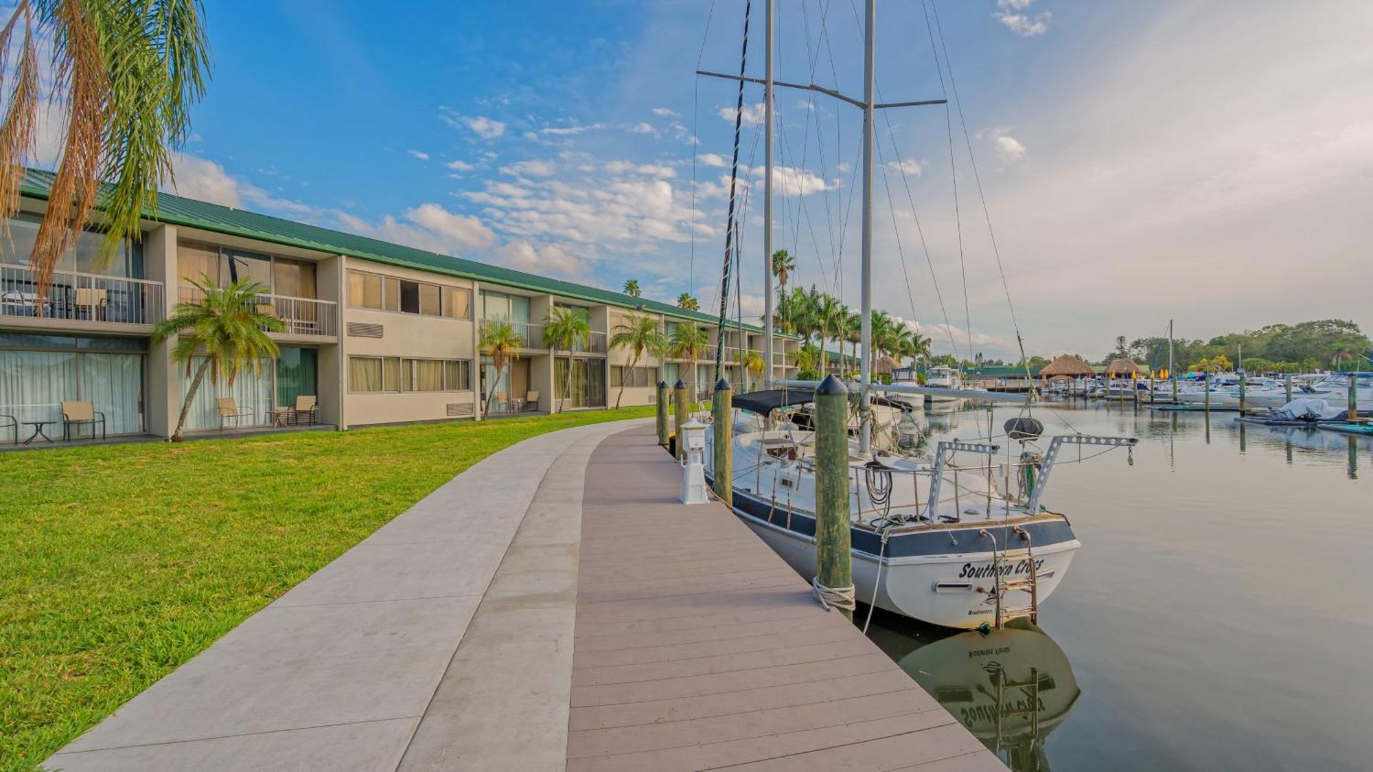 All-New Waterfront With Balcony,Pool,Tiki Bar,Gym Sarasota Exterior photo