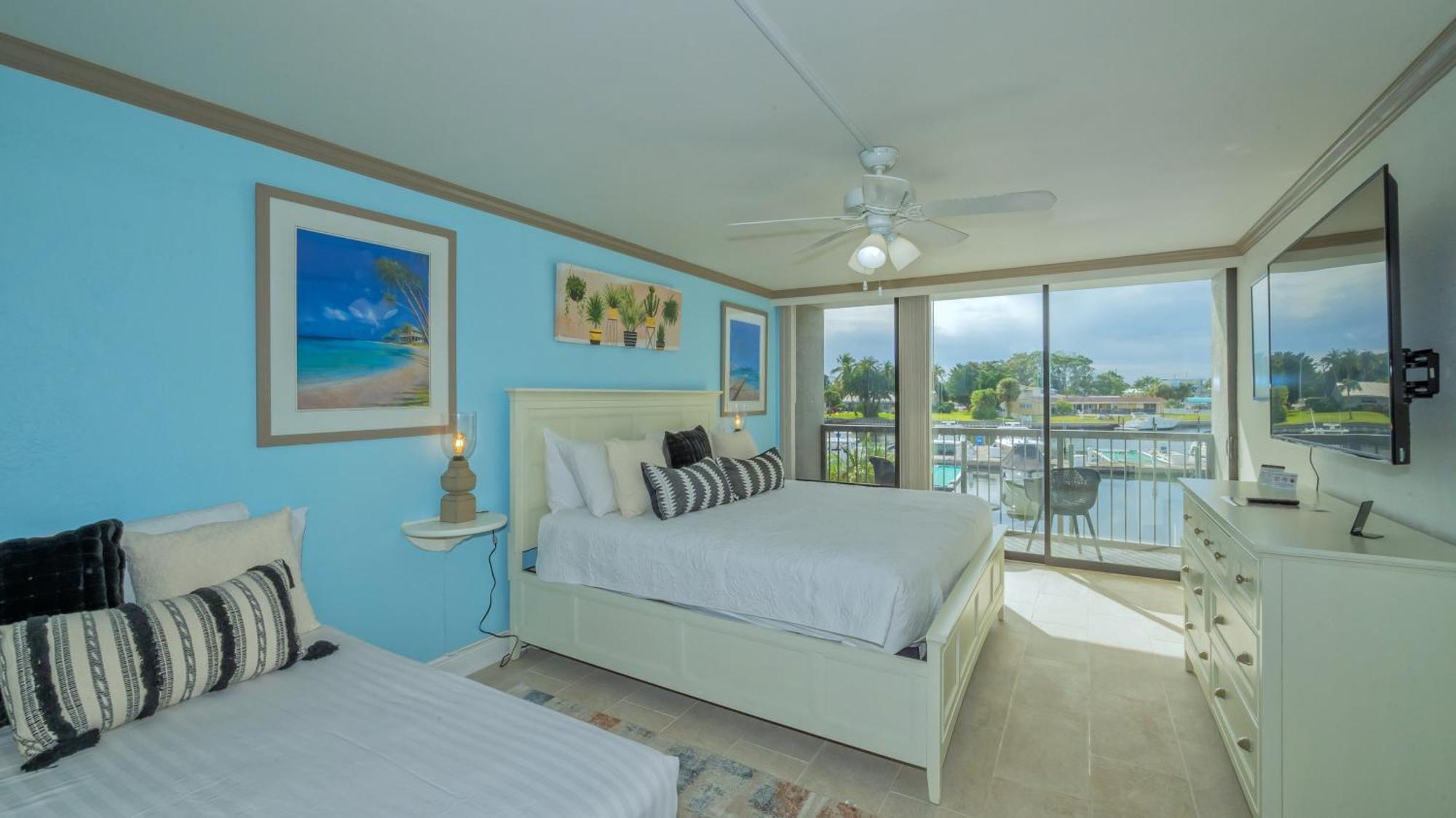 All-New Waterfront With Balcony,Pool,Tiki Bar,Gym Sarasota Exterior photo